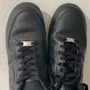 Like New, Size 10, Black Nike Air Force 1